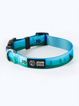 Blaues und grünes Hundehalsband aus der City-Kollektion mit dem John Dog-Logo, kleinen Hunden und den Buchstaben JD.