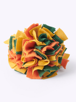 Hundespielzeug Geruchspom Pom Pom in verschiedenen Farben, erhältlich in zwei Größen 15 und 30 cm.