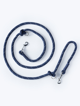 Marineblaue verschlungene Hundeleine von John Dog im Kreis gewickelt