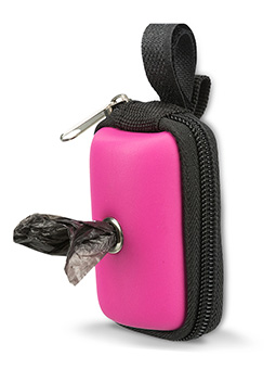 Hundekotbeutel im rosa Etui, Nahaufnahme.