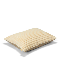 Foto des BLISS-Bettes von John Dog von der Seite, das die Dicke und Weichheit des Bettes zeigt. Die cremefarbene Farbe verleiht dem Bett Eleganz und passt zu Innenräumen mit unterschiedlichem Dekor.
