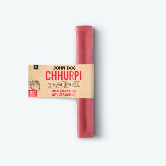 Das Foto zeigt einen Himalaya-Käse für Hunde mit Erdbeergeschmack, rosa Farbe und Größe S, mit der Aufschrift "John Dog Chhurpi - Himalaya-Käse mit Erdbeere".