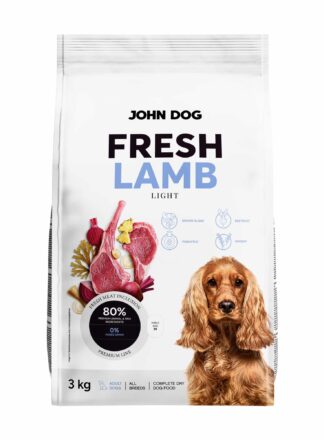 Abbildung einer 3kg-Packung Fresh John Dog Hundetrockenfutter, Variante Lamm. Auf dem weißen Beutel stehen die Worte "FRISCHES LAMM" und ein Bild von Lammfleischstücken mit Gemüse und Kräutern. In der unteren rechten Ecke ist ein Bild des Hundes zu sehen.