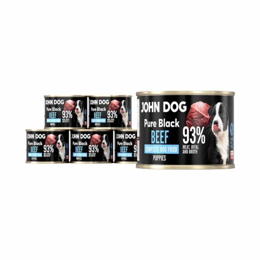 Set aus sechs 200g-Dosen John Dog Pure Black Nassfutter für Welpen. Enthält 93% Fleisch, Innereien und Rinderbrühe.